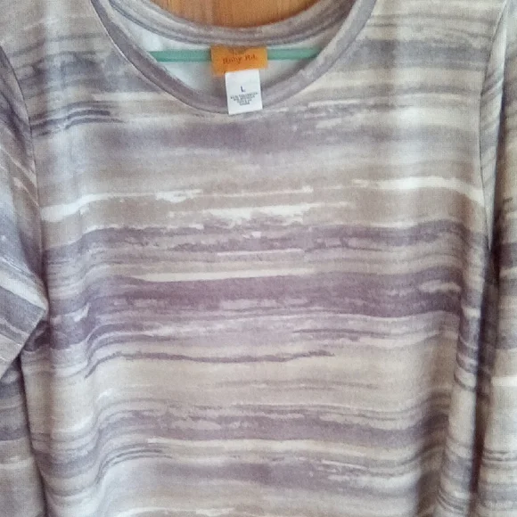 Ruby Rd. Women's Blouse in Subtle Gray and Cream - Picture 15 of 15